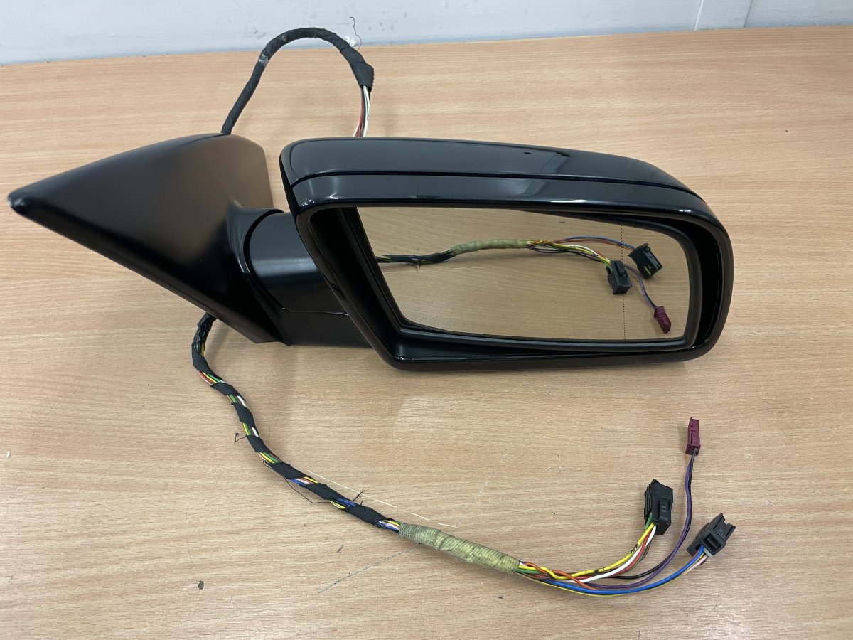 Offside wing mirror. Black Sapphire Metallic. BMW 645 e64.