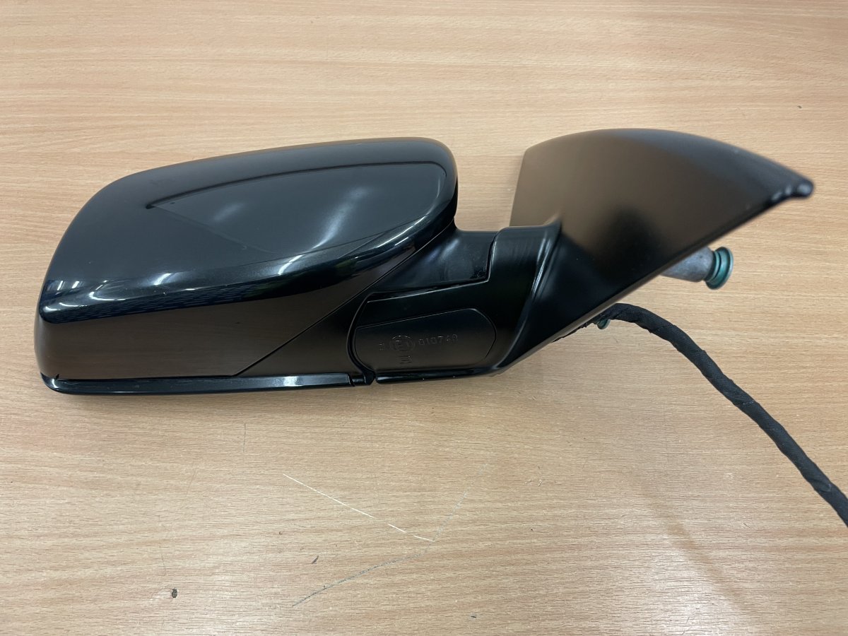 Picture 3 of 10 : Offside wing mirror. Black Sapphire Metallic. BMW 645 e64.