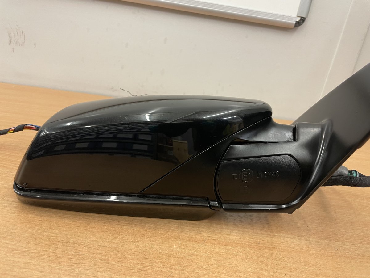 Picture 7 of 10 : Offside wing mirror. Black Sapphire Metallic. BMW 645 e64.