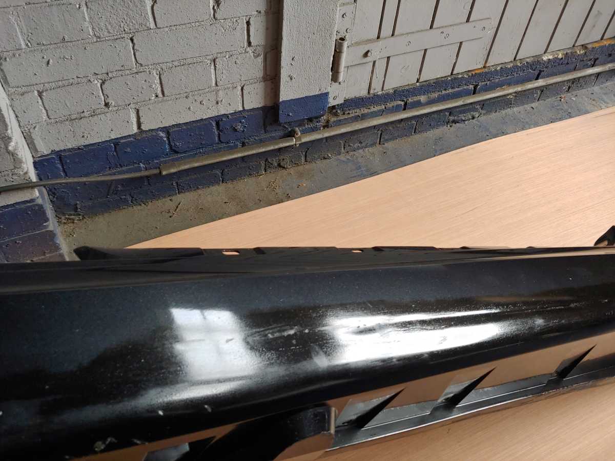 Picture 7 of 16 of BMW 645ci nearside skirt.