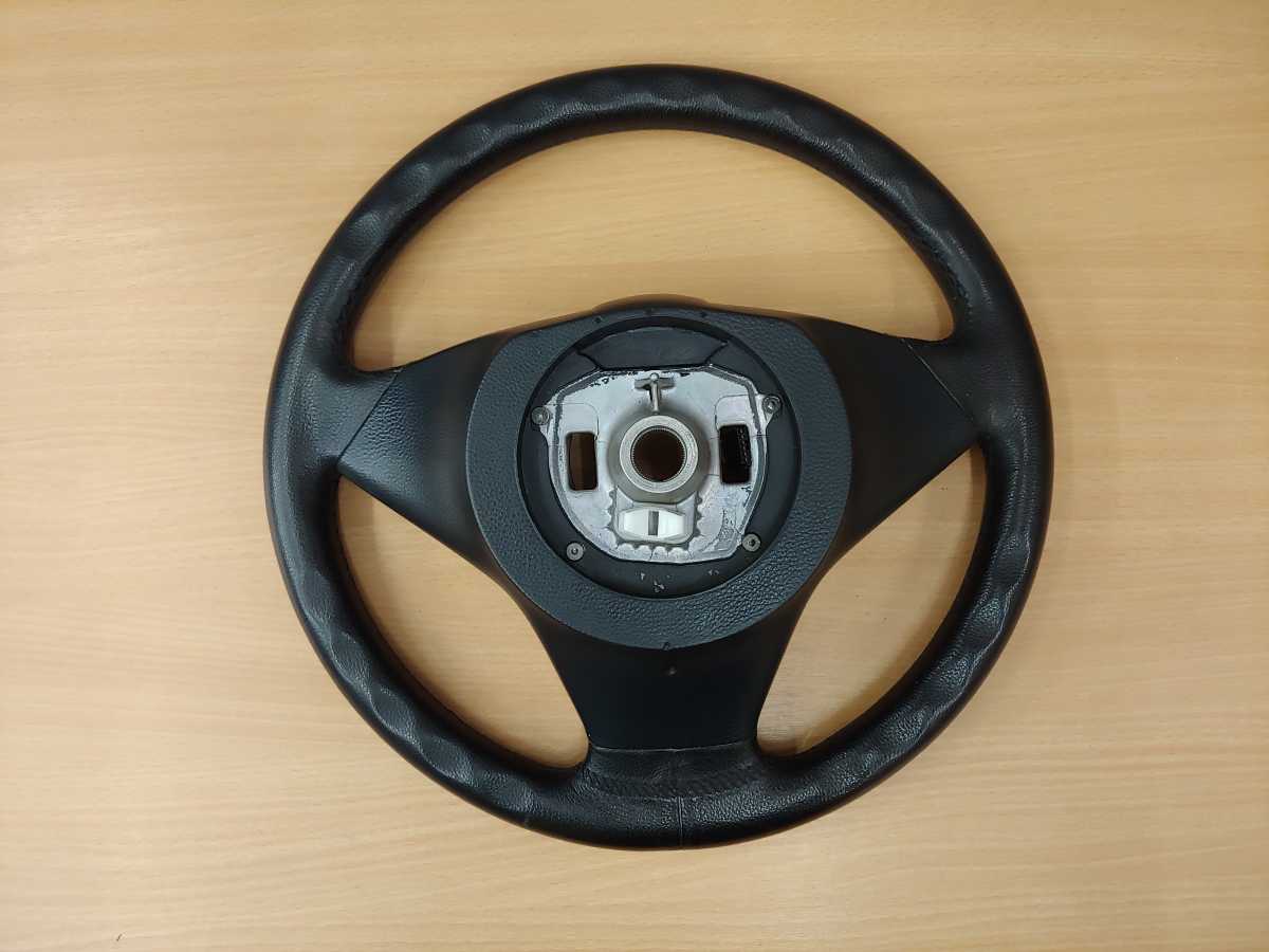 Picture 6 of 7 Steering wheel for BMW 645ci .